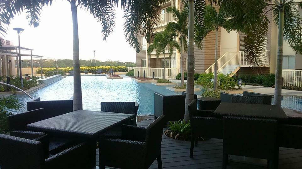 Marquee Residences อังเฮเลส ภายนอก รูปภาพ