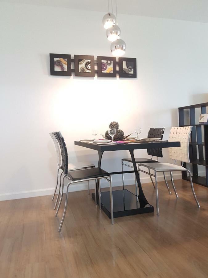 Marquee Residences อังเฮเลส ภายนอก รูปภาพ